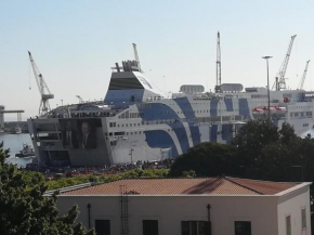  Vista sul porto  Палермо